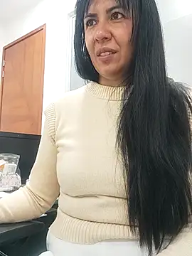 Snapshot of aisha_latina chatting on September 15, 2025, 2:17 pm aisha latina online show from September 15, 2025, 2:17 pm