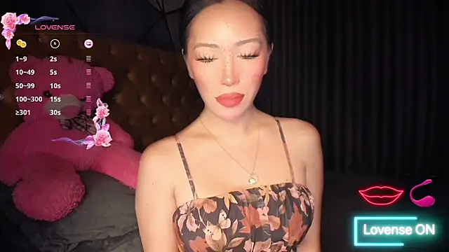 Jasmine Elcock online show from February 2, 2026, 5:44 pm