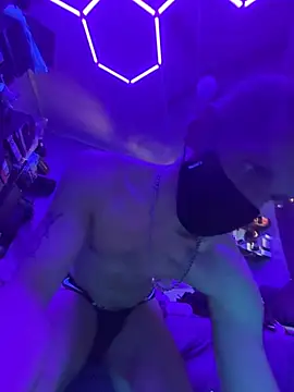 Cloudd Kingg Iceyyy online show from April 7, 2026, 3:45 pm