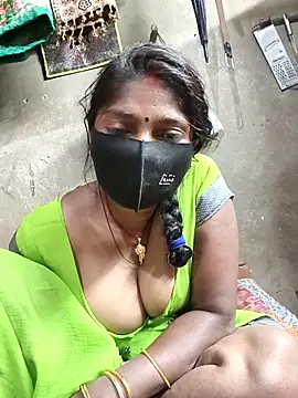 Snapshot of Arti032 chatting on February 4, 2026, 5:19 pm Arti032 online show from February 4, 2026, 5:19 pm