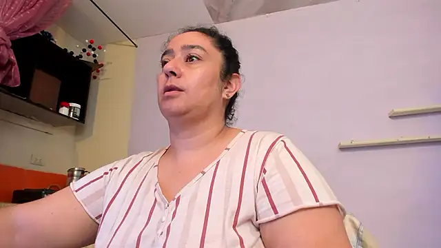 agathaxxx-69 online show from February 15, 2026, 2:25 pm