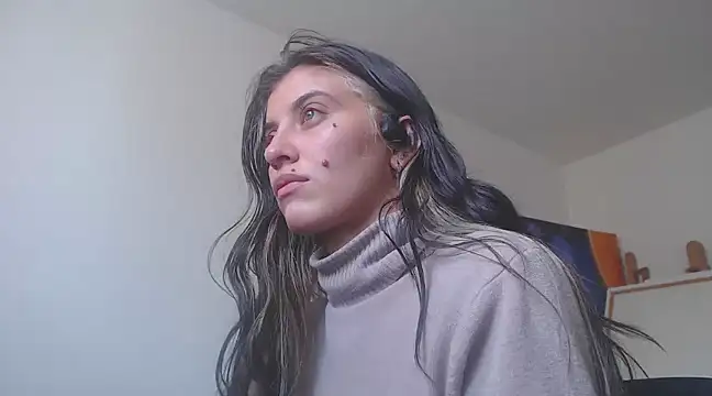 Snapshot of mariecam420 chatting on December 16, 2024, 5:43 pm mariecam420 online show from December 16, 2024, 5:43 pm