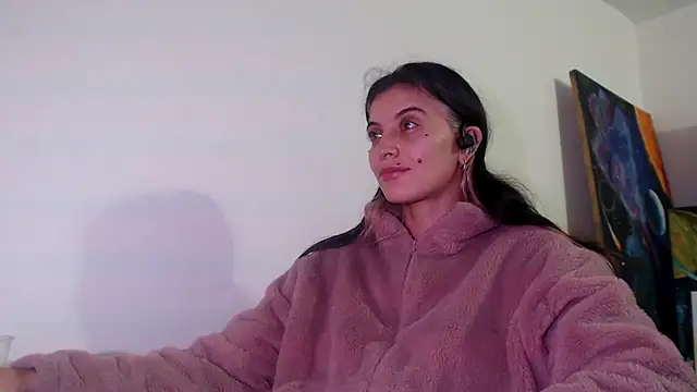 Snapshot of mariecam420 chatting on December 18, 2024, 5:26 am mariecam420 online show from December 18, 2024, 5:26 am