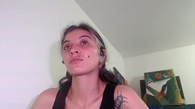 Snapshot of mariecam420 chatting on December 21, 2024, 5:25 am mariecam420 online show from December 21, 2024, 5:25 am