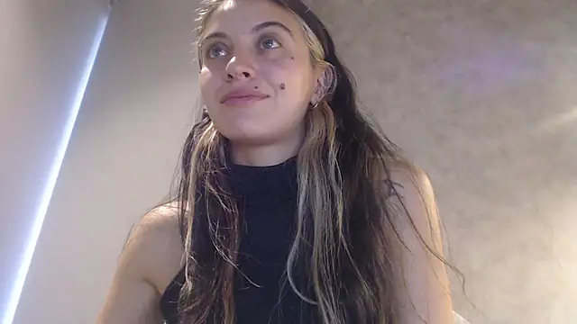 Snapshot of mariecam420 chatting on January 7, 2025, 4:27 pm mariecam420 online show from January 7, 2025, 4:27 pm