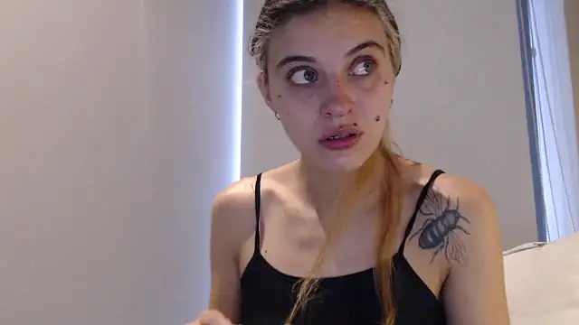 Snapshot of mariecam420 chatting on January 8, 2025, 5:59 pm mariecam420 online show from January 8, 2025, 5:59 pm