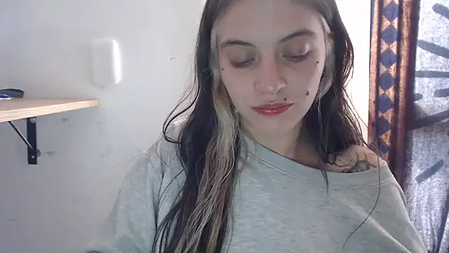 Snapshot of mariecam420 chatting on January 15, 2025, 5:05 pm mariecam420 online show from January 15, 2025, 5:05 pm
