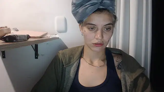 Snapshot of mariecam420 chatting on January 23, 2025, 12:04 am mariecam420 online show from January 23, 2025, 12:04 am