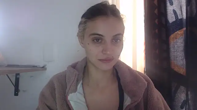 Snapshot of mariecam420 chatting on January 25, 2025, 4:35 pm mariecam420 online show from January 25, 2025, 4:35 pm