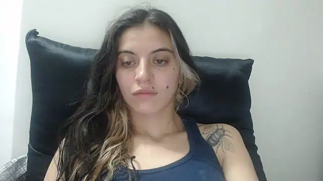 Snapshot of mariecam420 chatting on January 26, 2025, 12:26 am mariecam420 online show from January 26, 2025, 12:26 am