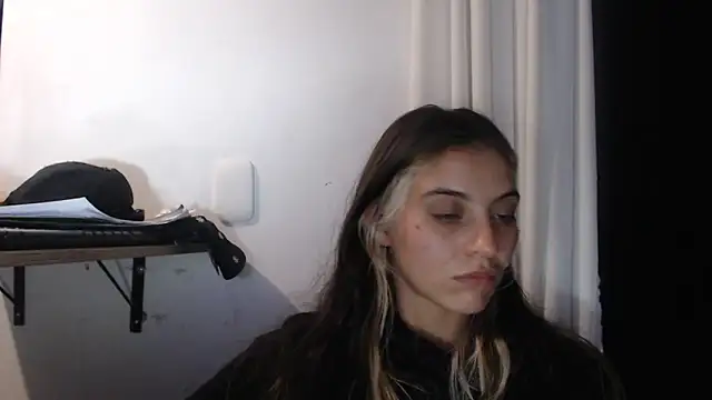 Snapshot of mariecam420 chatting on February 14, 2025, 5:41 am mariecam420 online show from February 14, 2025, 5:41 am