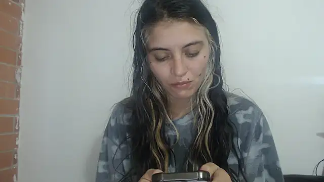 Snapshot of mariecam420 chatting on February 19, 2025, 11:04 pm mariecam420 online show from February 19, 2025, 11:04 pm