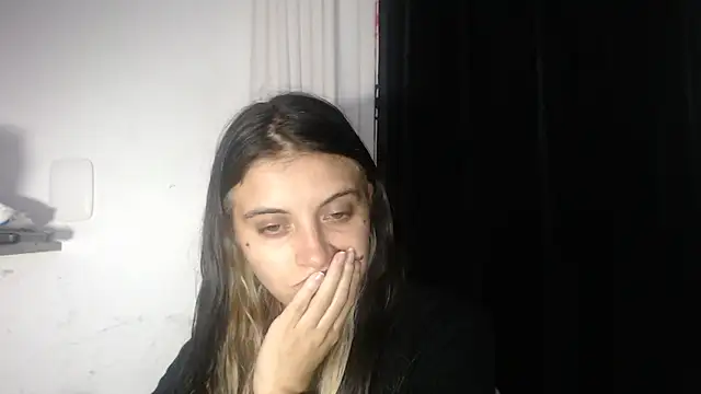 Snapshot of mariecam420 chatting on February 21, 2025, 2:17 am mariecam420 online show from February 21, 2025, 2:17 am