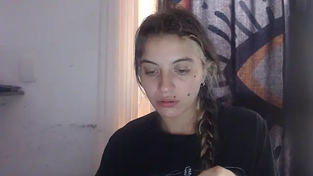Snapshot of mariecam420 chatting on February 25, 2025, 3:16 pm mariecam420 online show from February 25, 2025, 3:16 pm