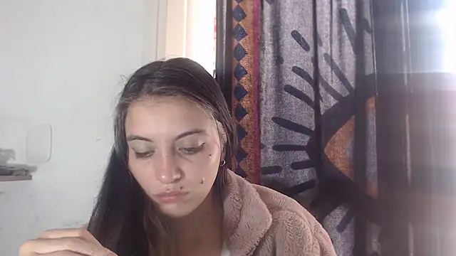 Snapshot of mariecam420 chatting on February 26, 2025, 6:00 pm mariecam420 online show from February 26, 2025, 6:00 pm