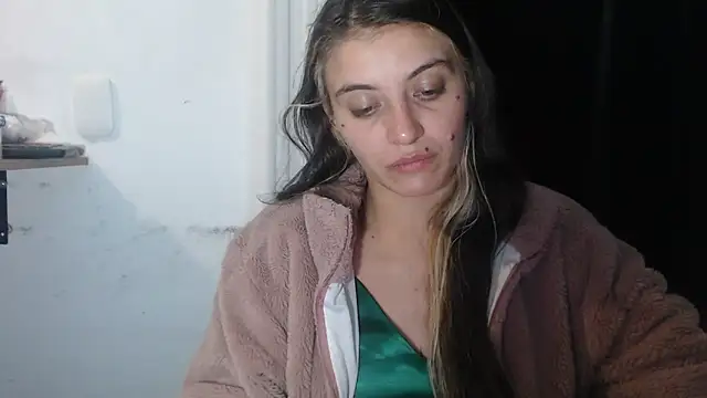 Snapshot of mariecam420 chatting on February 27, 2025, 12:43 am mariecam420 online show from February 27, 2025, 12:43 am