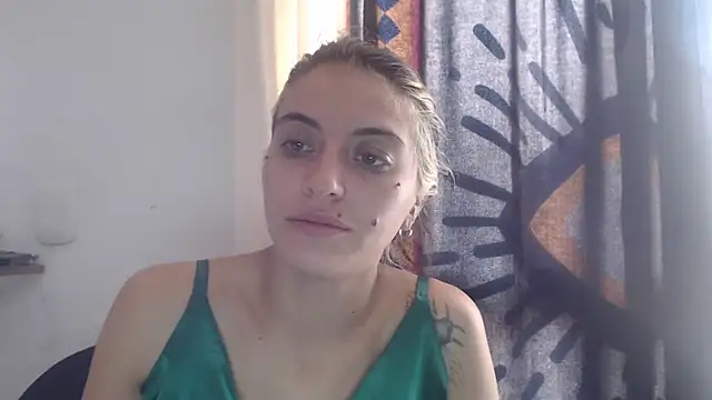 Snapshot of mariecam420 chatting on February 27, 2025, 9:58 pm mariecam420 online show from February 27, 2025, 9:58 pm