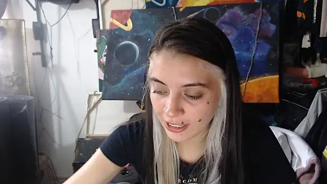 Snapshot of mariecam420 chatting on March 13, 2025, 3:50 pm mariecam420 online show from March 13, 2025, 3:50 pm
