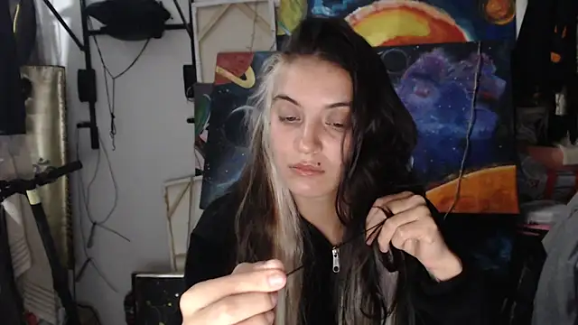 Snapshot of mariecam420 chatting on March 20, 2025, 12:19 am mariecam420 online show from March 20, 2025, 12:19 am