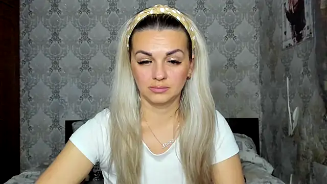Snapshot of NicoletMoore chatting on December 19, 2024, 11:46 pm NicoletMoore online show from December 19, 2024, 11:46 pm