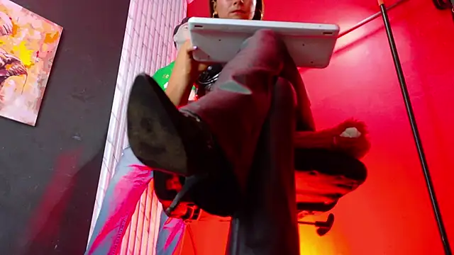 MistressSlut1 online show from January 4, 2025, 2:25 pm