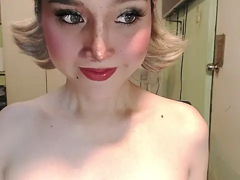 Ezradeliciosa online show from May 20, 2026, 2:51 am