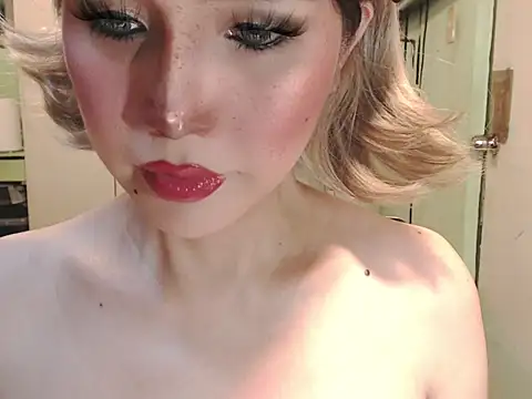Ezradeliciosa online show from May 24, 2026, 1:43 am