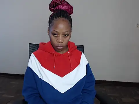 QUEENMANDYY online show from July 28, 2026, 11:39 am