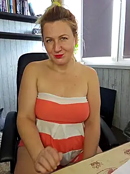 Marushka online show from October 19, 2025, 1:23 pm