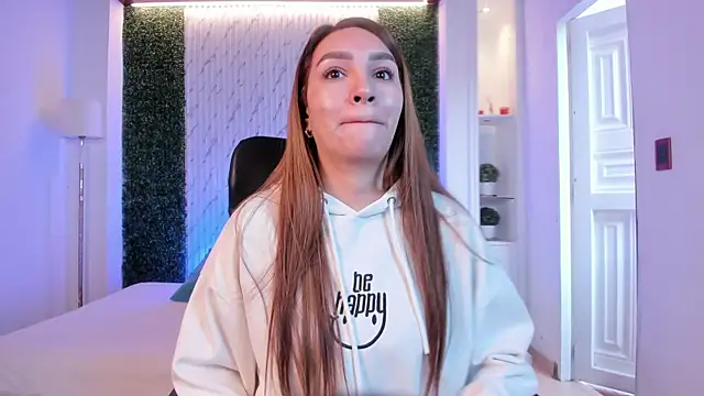 miataylorr1 online show from October 3, 2025, 12:24 pm