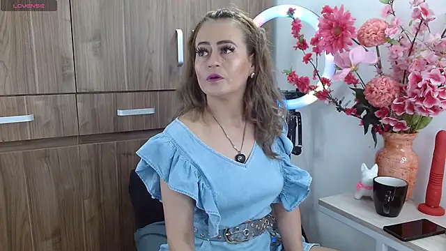 magenta maturr online show from October 26, 2025, 4:02 pm