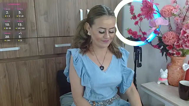 magenta maturr online show from November 4, 2025, 5:34 pm