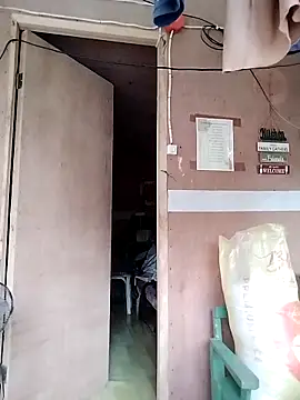 lickmepussy21 online show from December 18, 2025, 10:05 pm