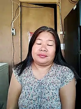 lickmepussy21 online show from April 13, 2026, 10:26 pm