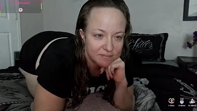 julimonroe online show from November 30, 2025, 2:59 am