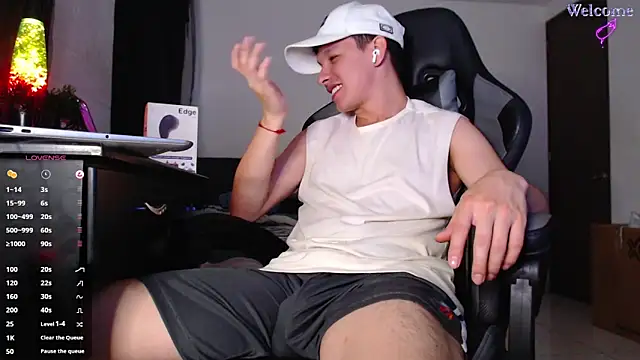 Angel-Twink online show from February 12, 2026, 2:39 am