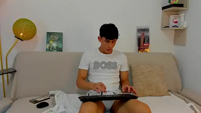 Snapshot of logan_thomas chatting on October 28, 2025, 2:09 pm logan thomas online show from October 28, 2025, 2:09 pm