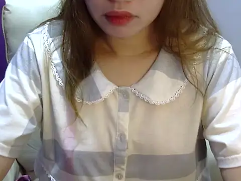    zurIII09  online show from February 13, 2026, 11:34 pm