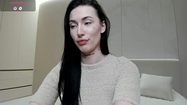 JenniferQueen11 online show from March 11, 2026, 4:57 pm