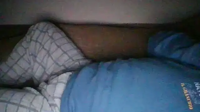 Snapshot of Anderrust chatting on February 5, 2025, 11:06 pm Anderrust online show from February 5, 2025, 11:06 pm