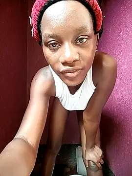 Snapshot of Petite_li chatting on November 18, 2025, 7:35 am Petite li online show from November 18, 2025, 7:35 am