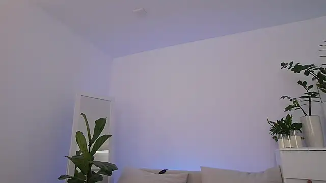 Fallinlove1 online show from October 8, 2025, 7:50 am