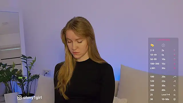 Snapshot of Fallinlove1 chatting on February 4, 2026, 12:00 pm Fallinlove1 online show from February 4, 2026, 12:00 pm