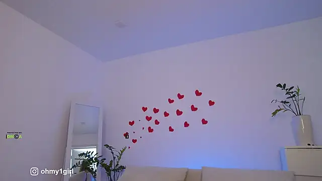 Snapshot of Fallinlove1 chatting on February 14, 2026, 8:00 am Fallinlove1 online show from February 14, 2026, 8:00 am