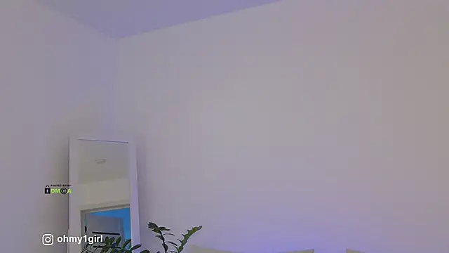 Snapshot of Fallinlove1 chatting on February 25, 2026, 3:32 pm Fallinlove1 online show from February 25, 2026, 3:32 pm