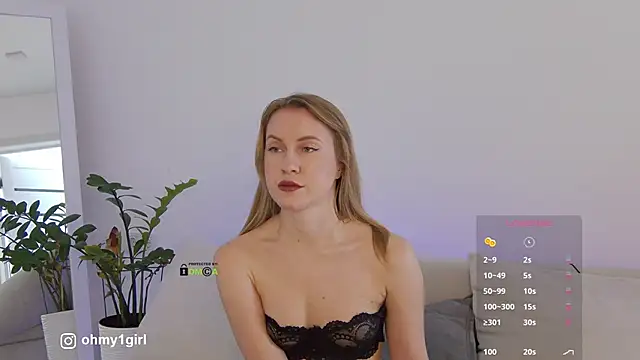 Snapshot of Fallinlove1 chatting on March 3, 2026, 7:25 am Fallinlove1 online show from March 3, 2026, 7:25 am