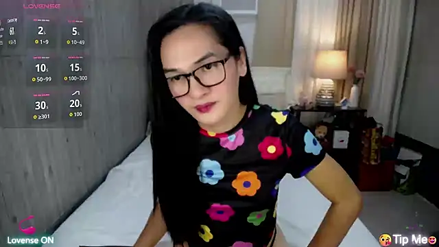xAsianSweetHeart online show from April 12, 2026, 11:43 pm