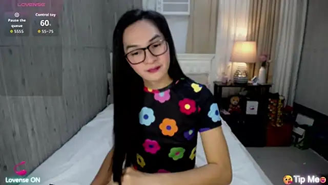 Snapshot of xAsianSweetHeart chatting on April 17, 2026, 11:19 pm xAsianSweetHeart online show from April 17, 2026, 11:19 pm