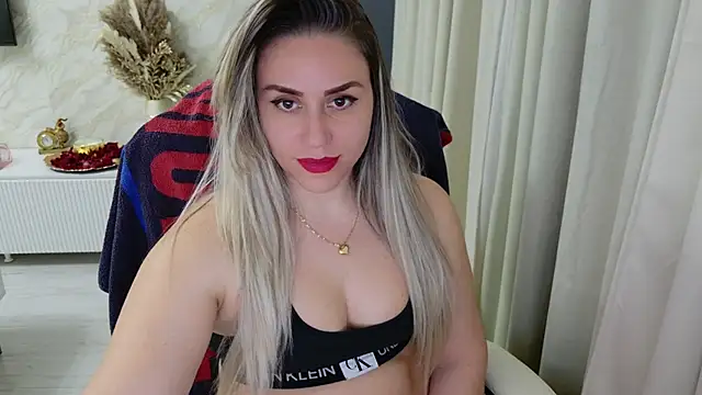 Snapshot of Annyfit4you chatting on February 27, 2025, 8:20 pm Annyfit4you online show from February 27, 2025, 8:20 pm