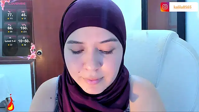 MatchedEyebrow online show from October 9, 2025, 9:02 pm